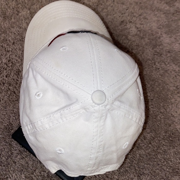 Hawk 🧢 - Picture 5 of 10